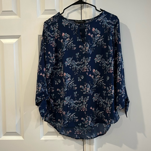 41 Hawthorn Tops - NWOT 41 Hawthorn Stitch Fix Tie Sleeve Blouse
